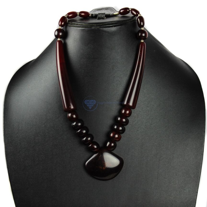 Axe Lustrous Necklace (5) Axe Lustrous Necklace (5)